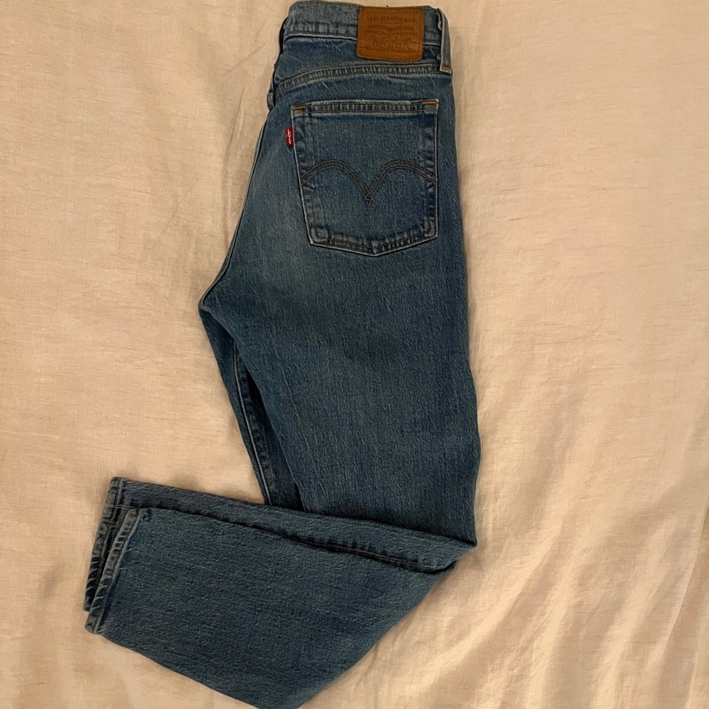 Levi’s premium Wedgie size 27 , Wedgie has a tapered leg